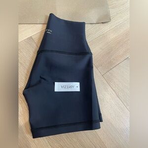 Aritzia Golden
BUTTER Cheeky Hi-Rise 5" Short
Sweat-wicking bike shorts